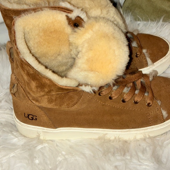 UGG Women's Beven Suede Boots Sz 8 - Picture 4 of 14